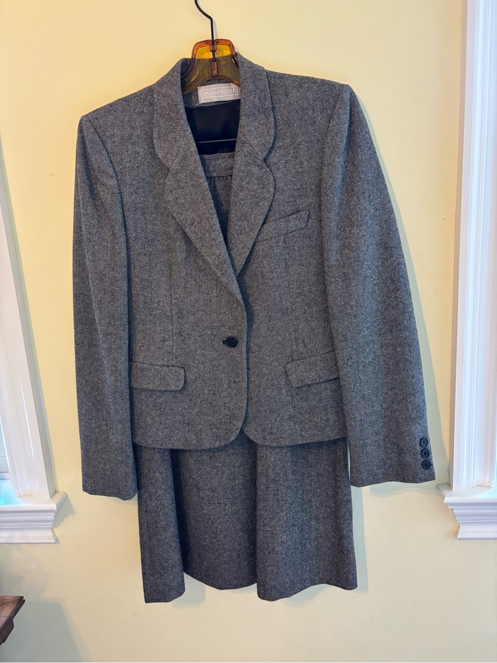 Evan Picone Wool suit with skirt